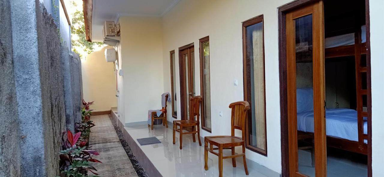 Happy Penida Hostel Toyapakeh Exterior photo