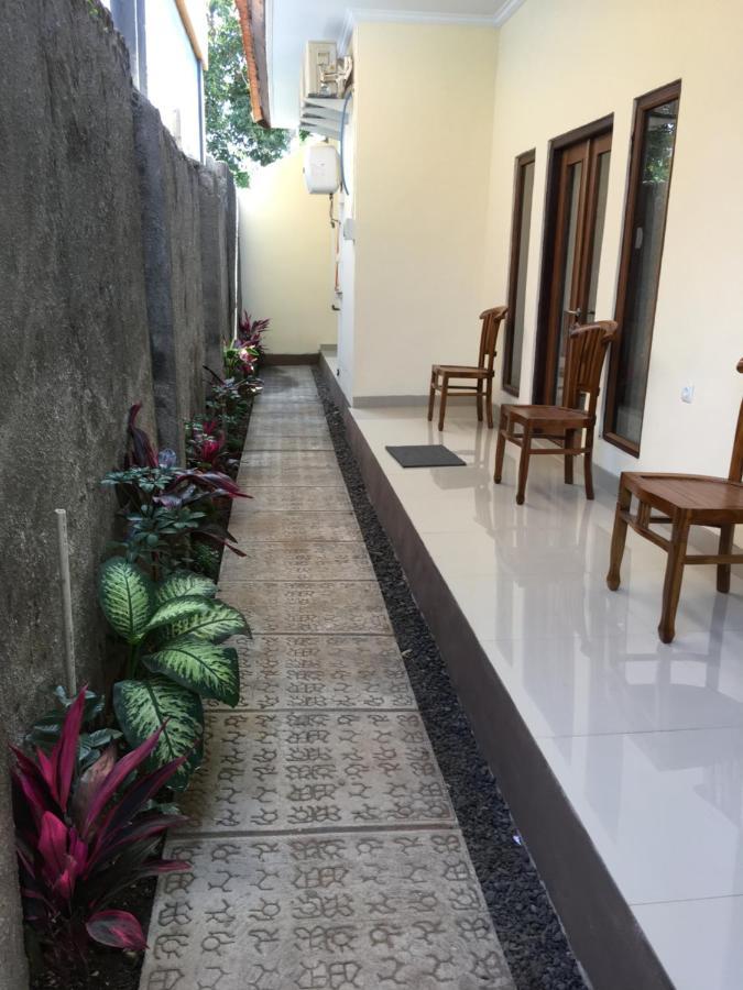 Happy Penida Hostel Toyapakeh Exterior photo